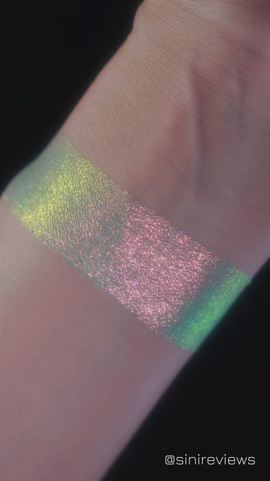 Phantom Rainbow-Multichrome Eyeshadow