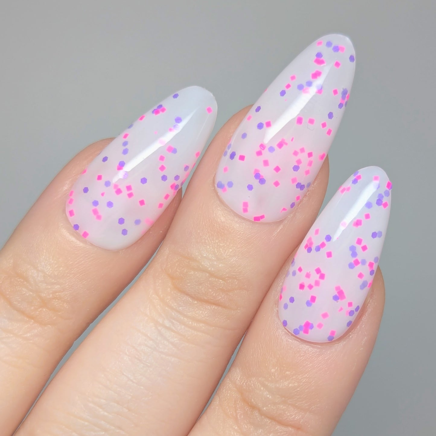 Polkadot Petals-White Crelly Glitter Polish