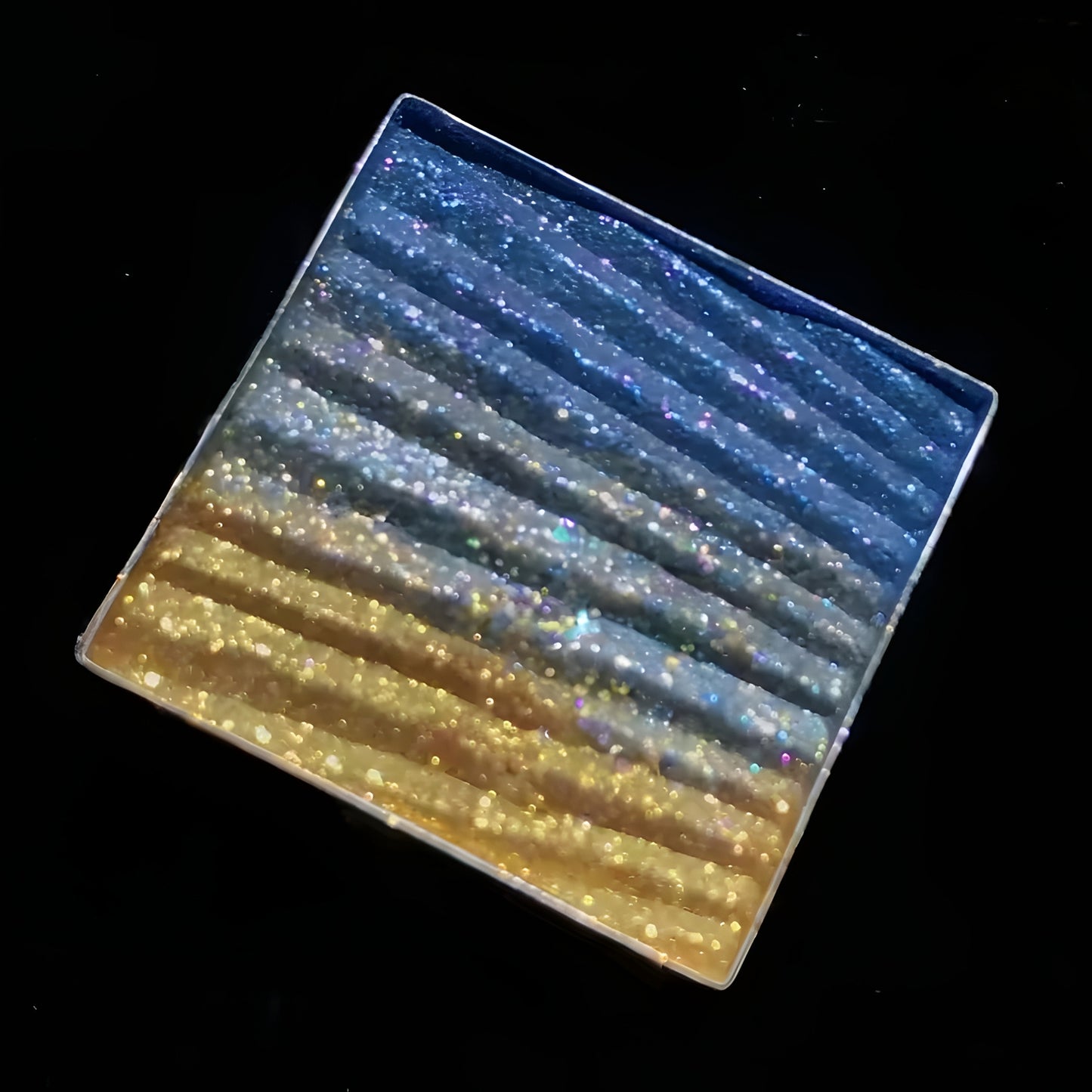 Magic Prism-Iridescent Multichrome Eyeshadow