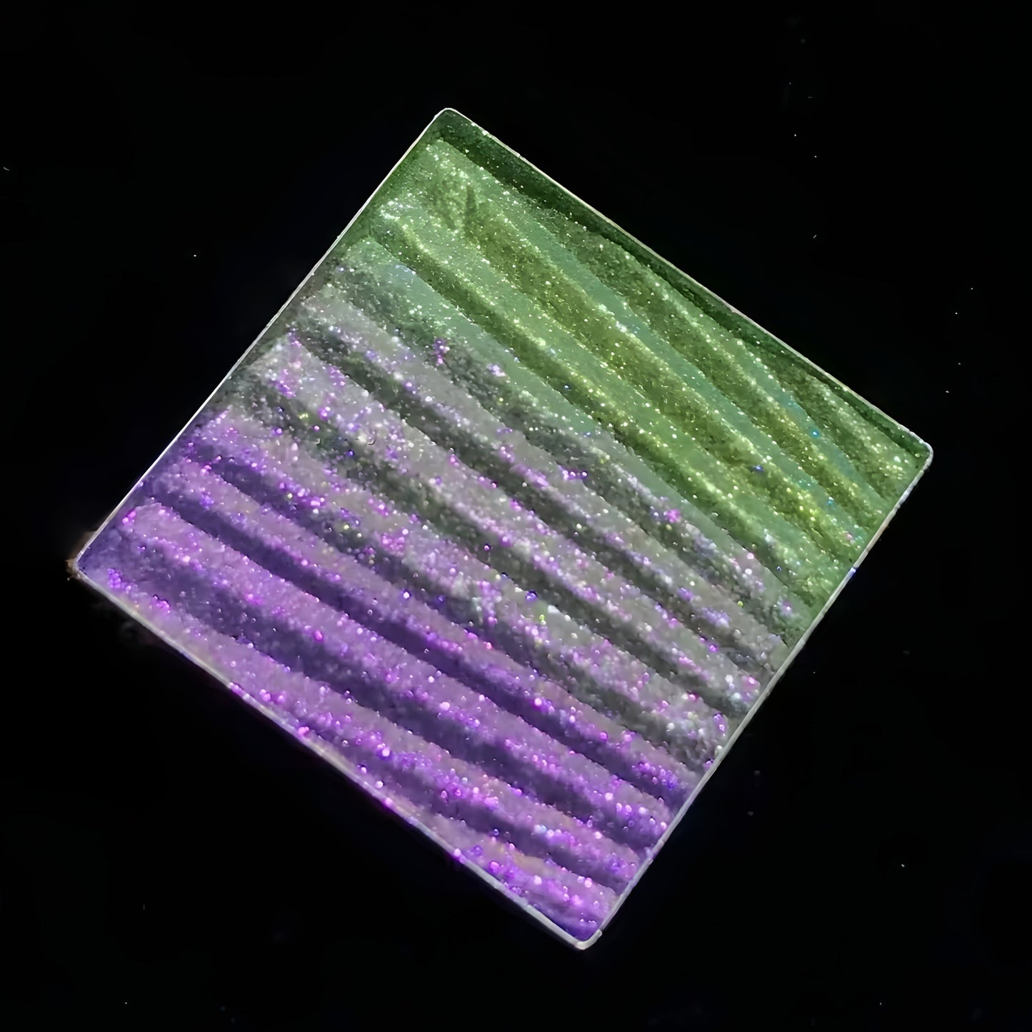 Star Prism-Iridescent Multichrome Eyeshadow