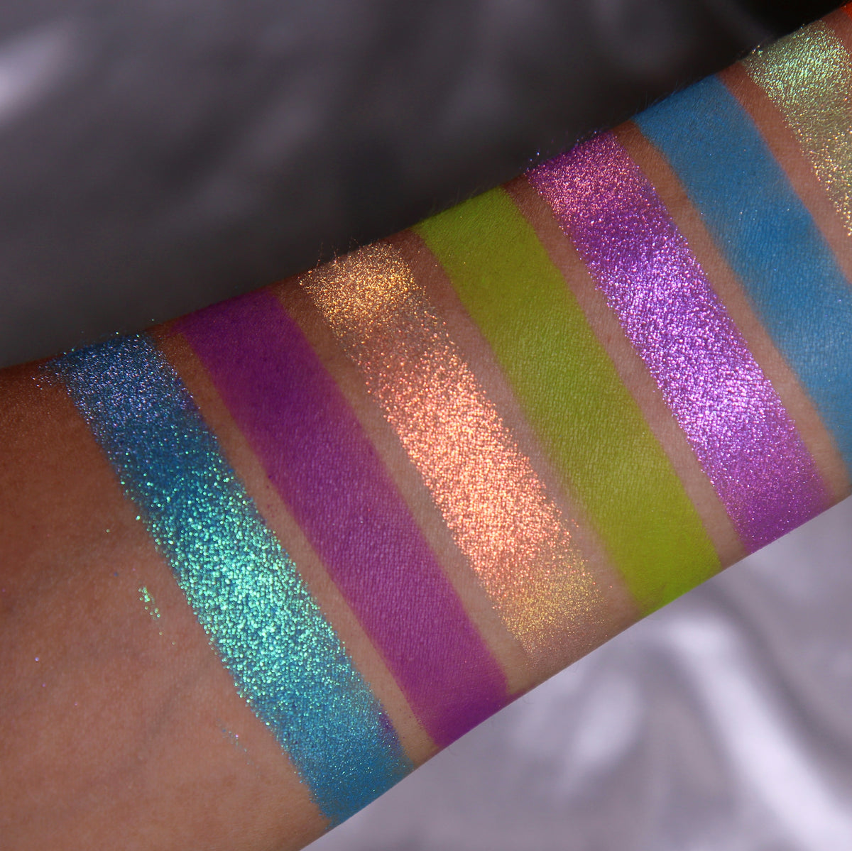 Retro Pop Revival-Eyeshadow Collection