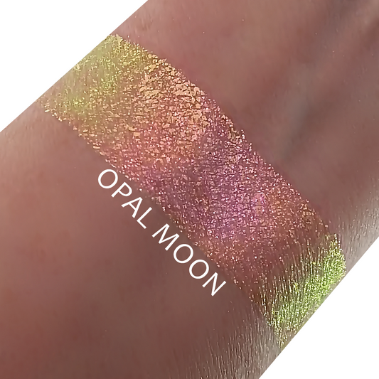 Butterfly Holo- Holographic Multichrome Eyeshadow – MBA Cosmetics