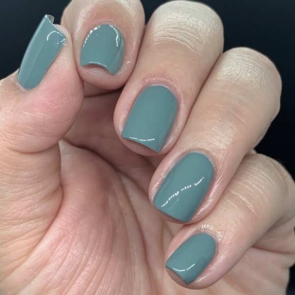 Glitter Mermaid Tail Nail Art Mint Green - Keely's Nails